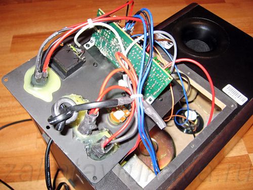 Новый аудио-блок установлен в активную колонку Microlab Solo 1C.